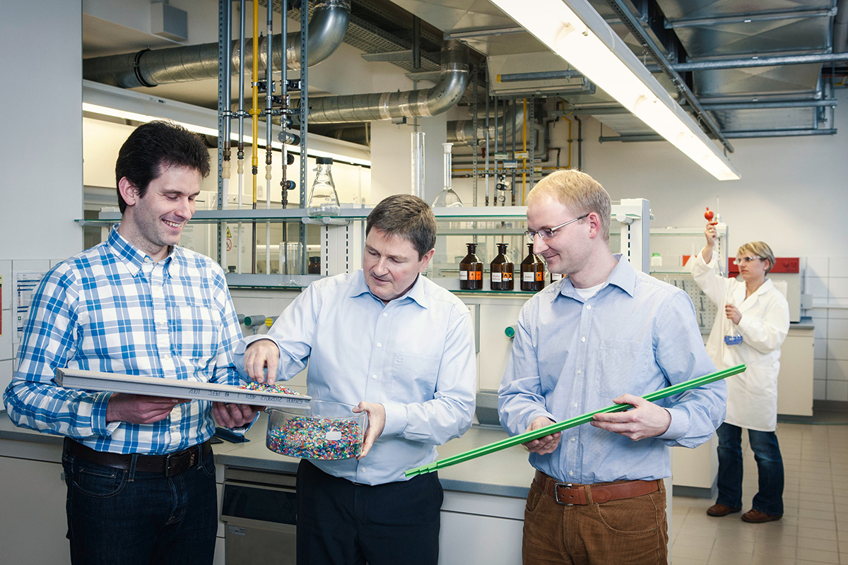 Výskum a vývoj plastových profilov s recyklátom v laboratóriu