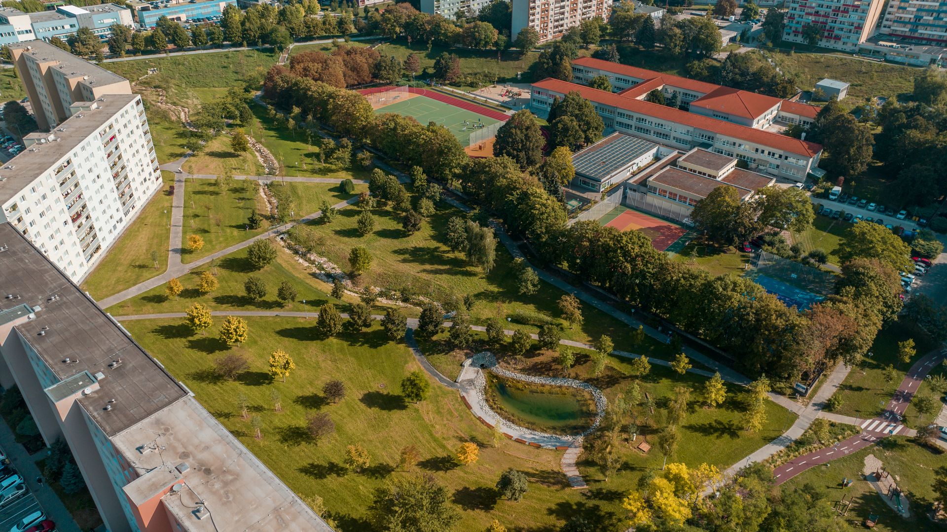 Obnova sídliskového a školského dvora Agátka, Trnava