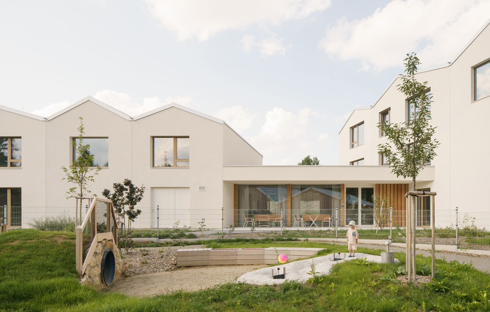 Opatrovateľské byty a materská škola, Horní Jirčany 
