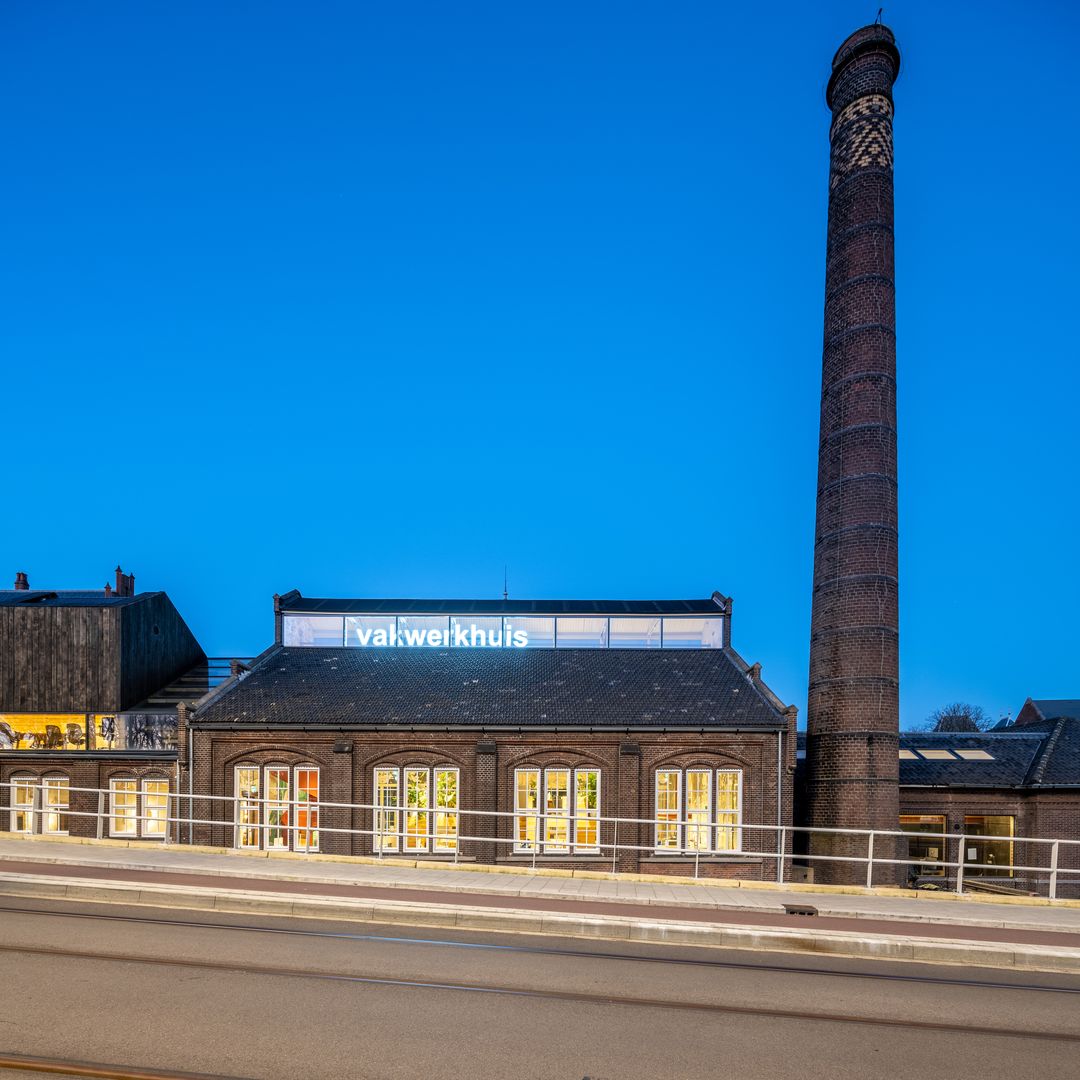 Coworking, sídlo architektonickej kancelárie a kaviareň Vakwerkuis