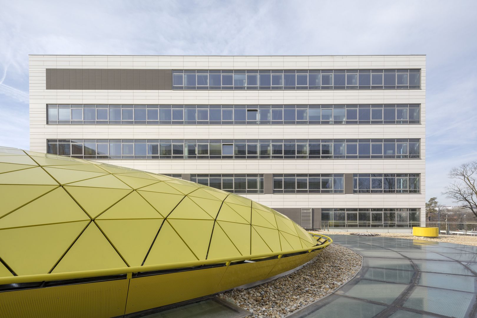 Vzdelávací komplex UTB (Univerzita Tomáša Baťu) v Zlíne. Kupola navrhnutá Evou Jiřičnou & Petrom Vágnerom (2017), architektonický ateliér AI DESIGN