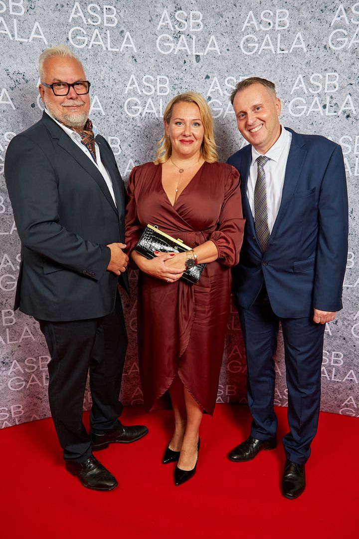 Pavel Kohout, generálny riaditeľ Považská cementáreň Ladce, Dominika Ľachká, Považská cementáreň Ladce a Juraj Vilkovský, JAGA