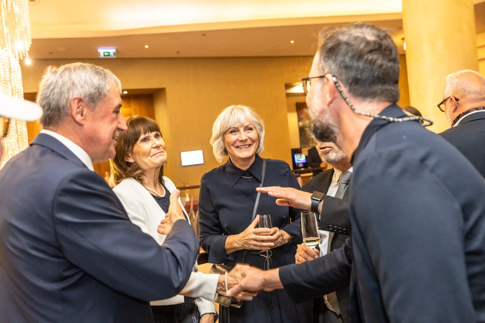 Zľava František Brliť s manželkou, Tatiana Kratochvílová, námestníčka primátora Bratislavy a Juraj Benetin z Compass Architekti 