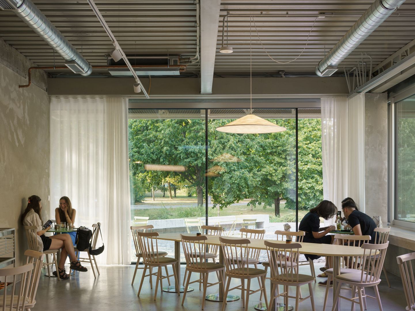 Bistro Ferdinand v petržalskom Sade Janka Kráľa 