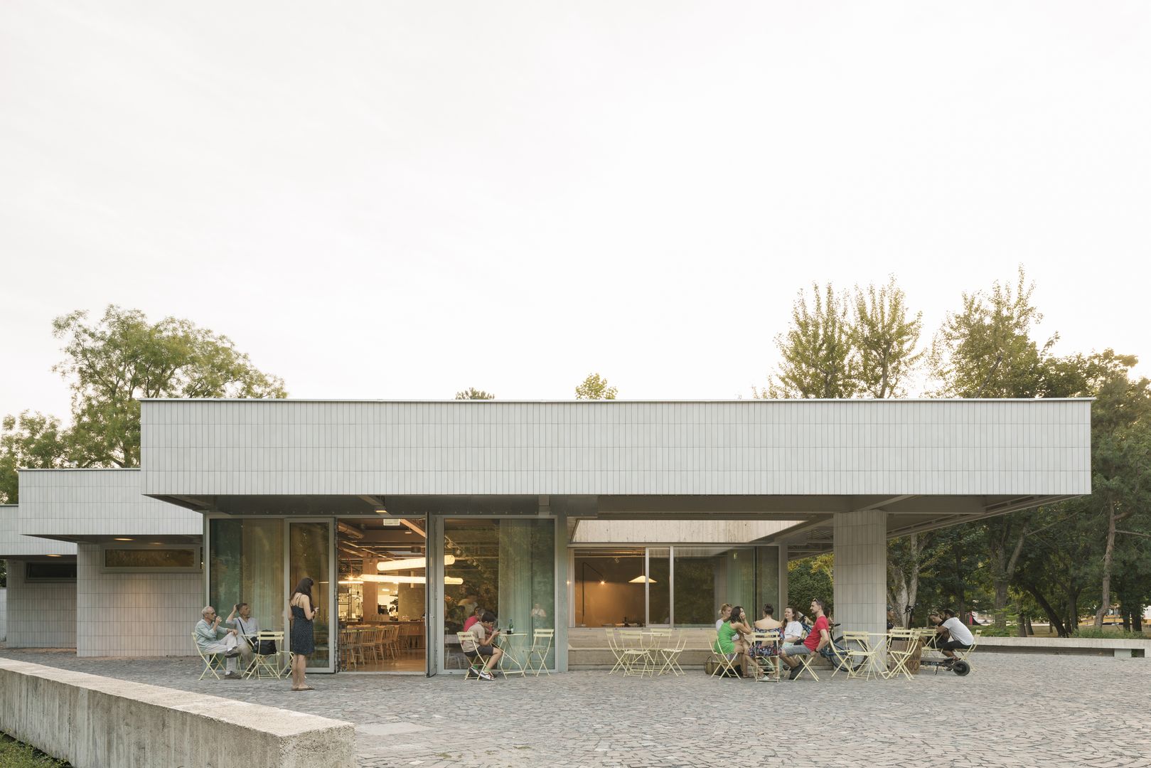 Bistro Ferdinand v petržalskom Sade Janka Kráľa 