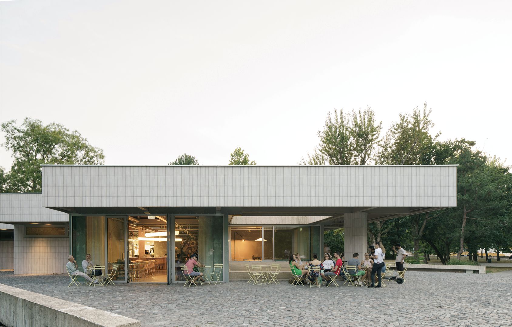 Bistro Ferdinand v petržalskom Sade Janka Kráľa 