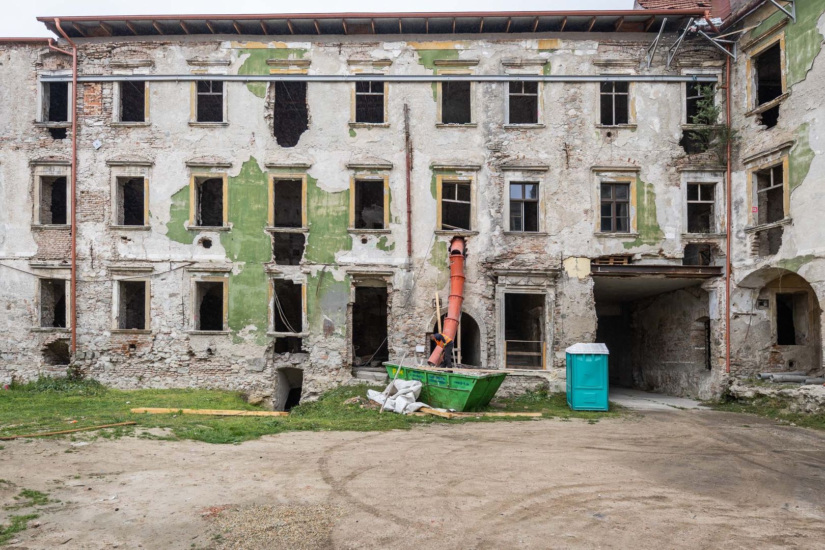 Esterházyho palác, Bratislava-Staré Mesto, pred rekonštrukciou