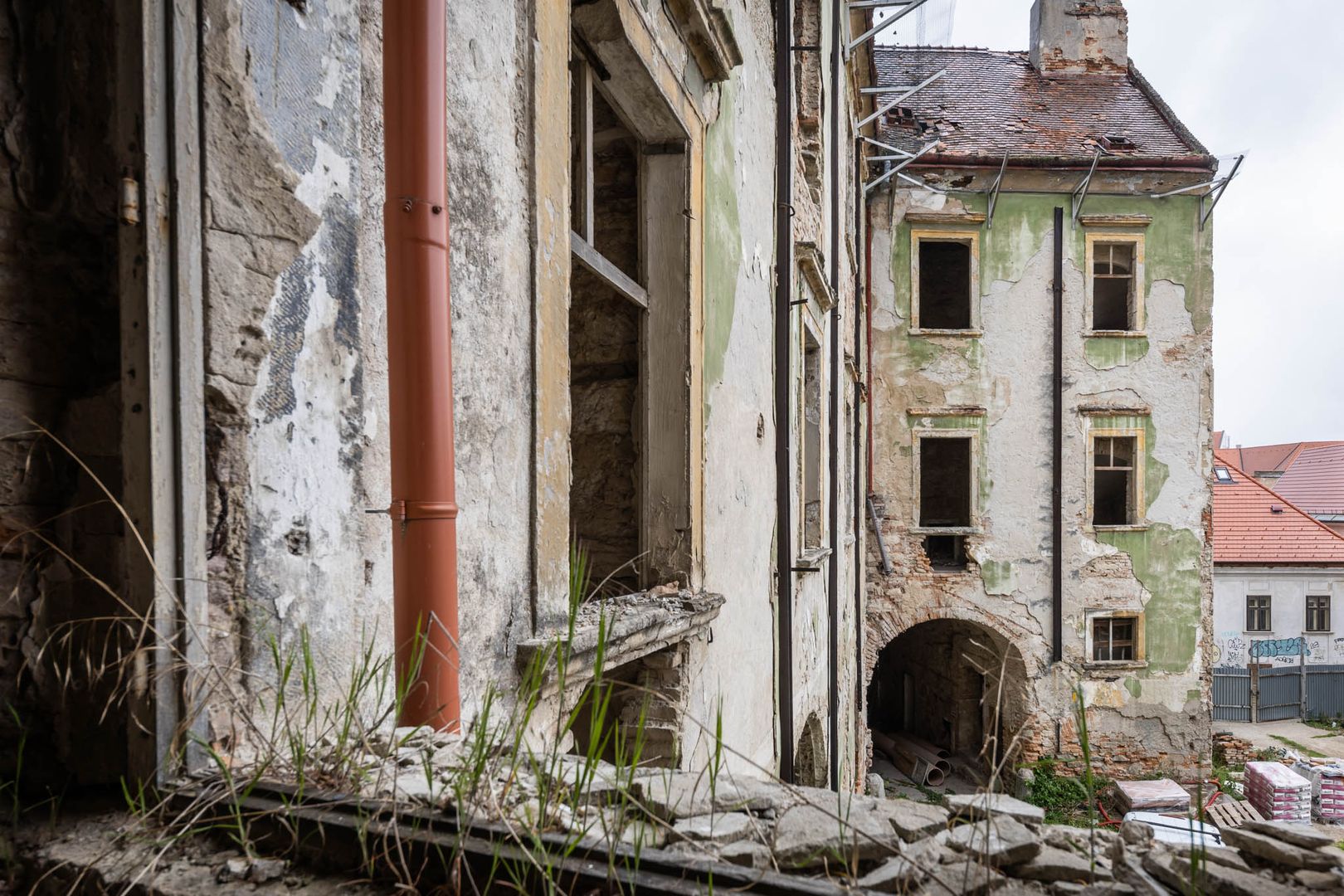 Esterházyho palác, Bratislava-Staré Mesto, pred rekonštrukciou