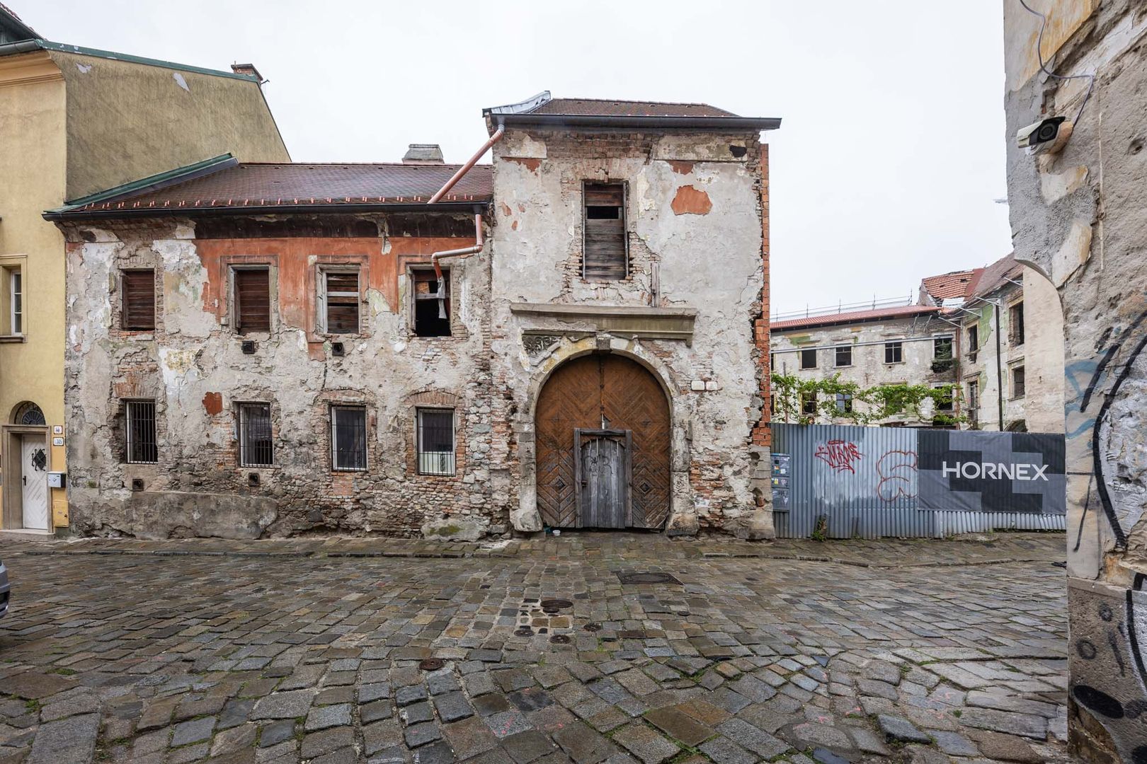 Esterházyho palác, Bratislava-Staré Mesto, pred rekonštrukciou