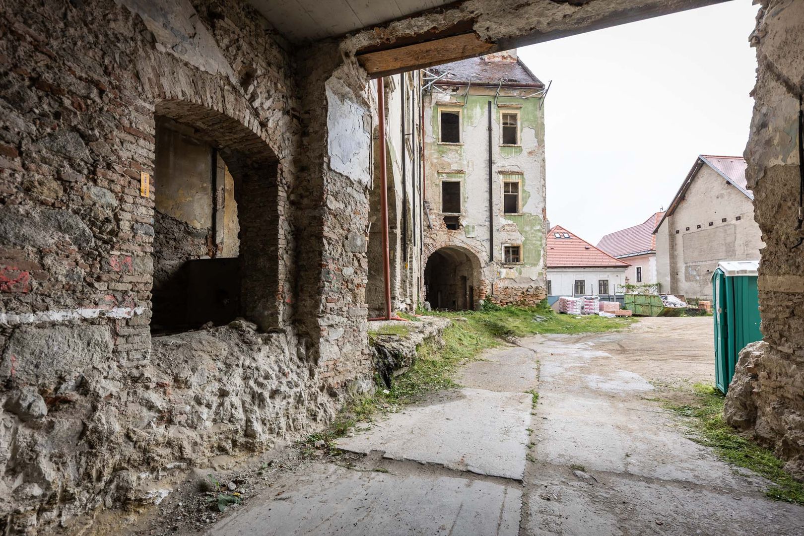 Esterházyho palác, Bratislava-Staré Mesto, pred rekonštrukciou