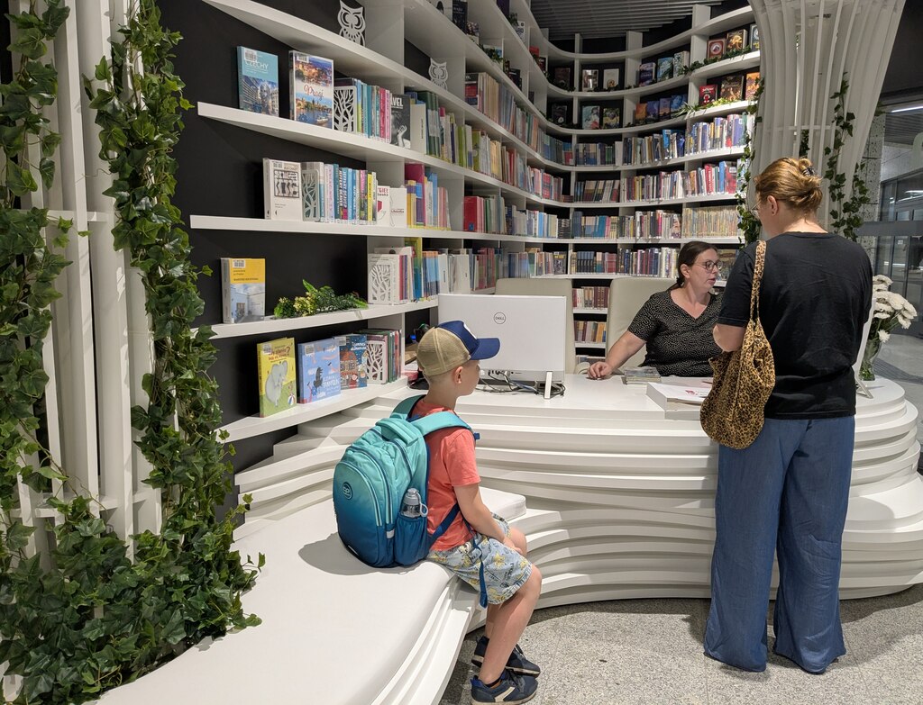Vo Varšave otvorili Metrotéku, knižnicu v poľskom metre. 