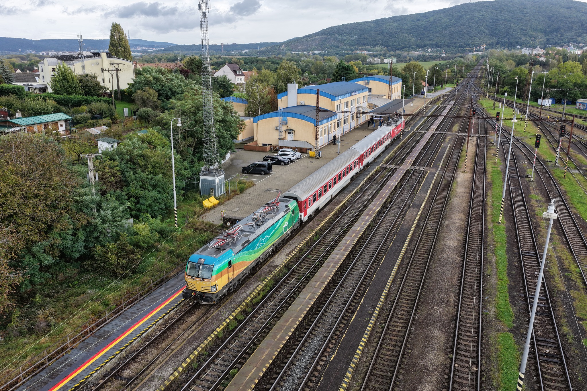 Skúšobná jazda na trati Devínska Nová Ves – Marchegg, po prvýkrát s elektrickým rušňom 