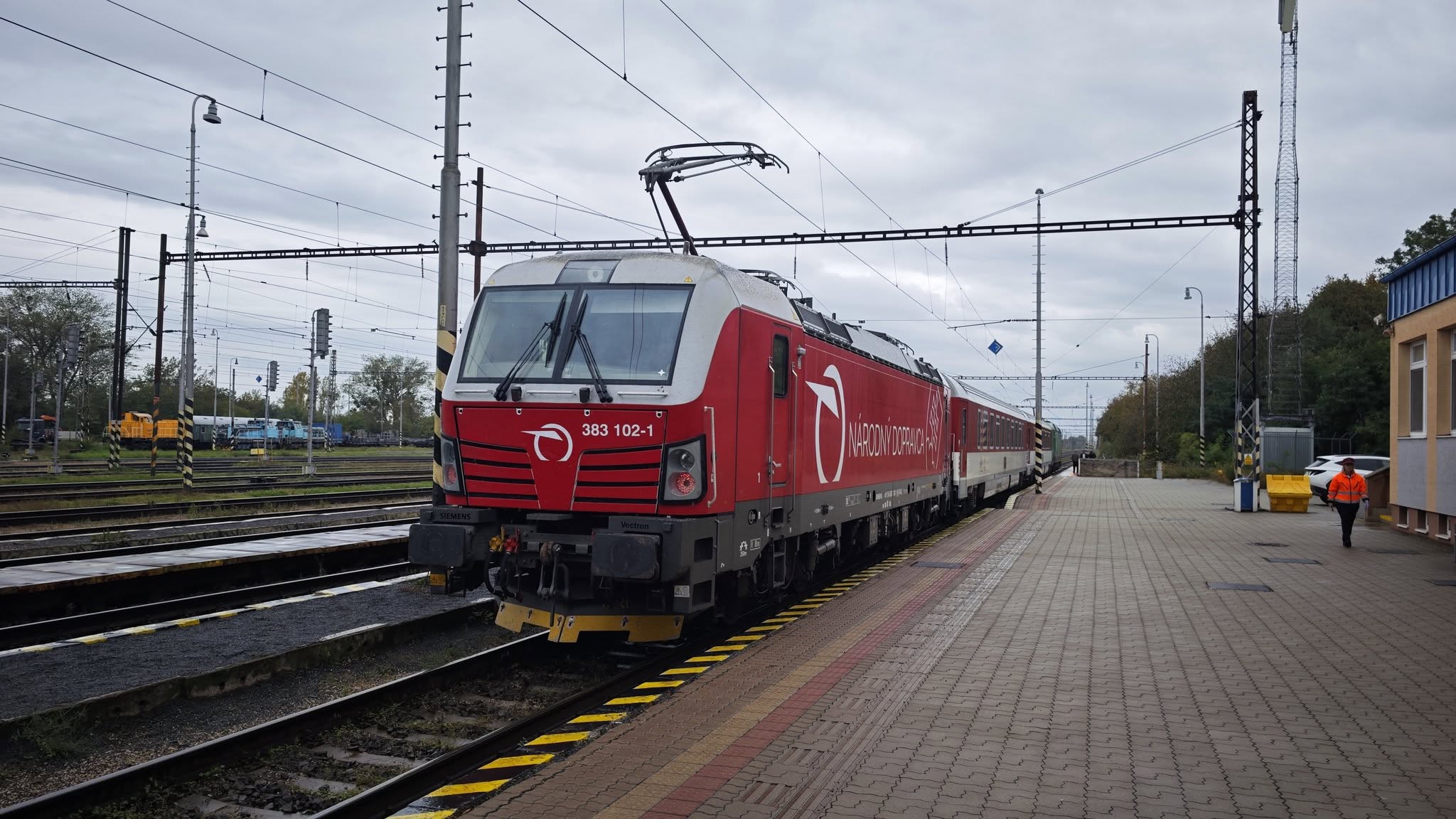 Skúšobná jazda na trati Devínska Nová Ves – Marchegg, po prvýkrát s elektrickým rušňom 