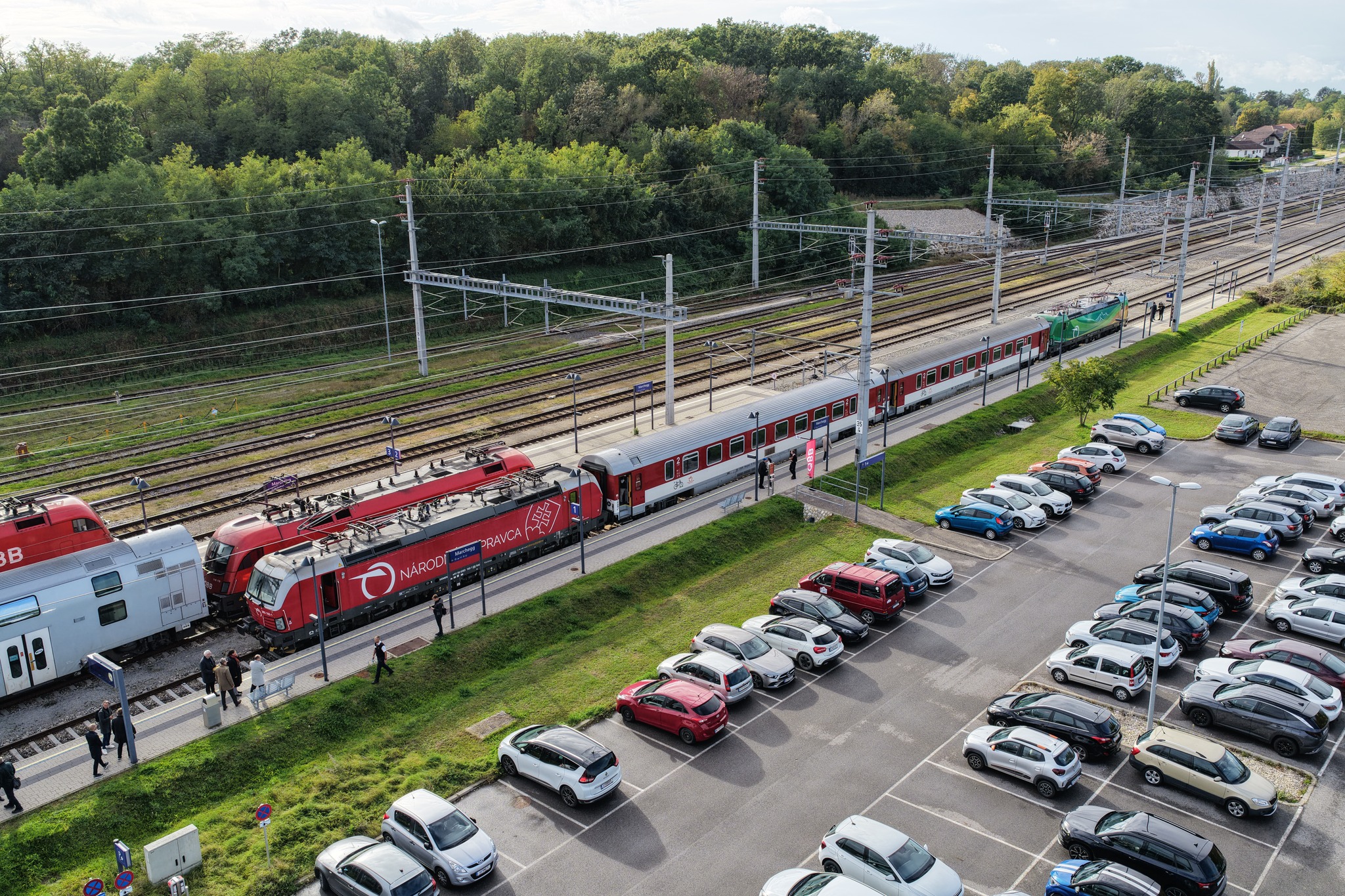Skúšobná jazda na trati Devínska Nová Ves – Marchegg, po prvýkrát s elektrickým rušňom 