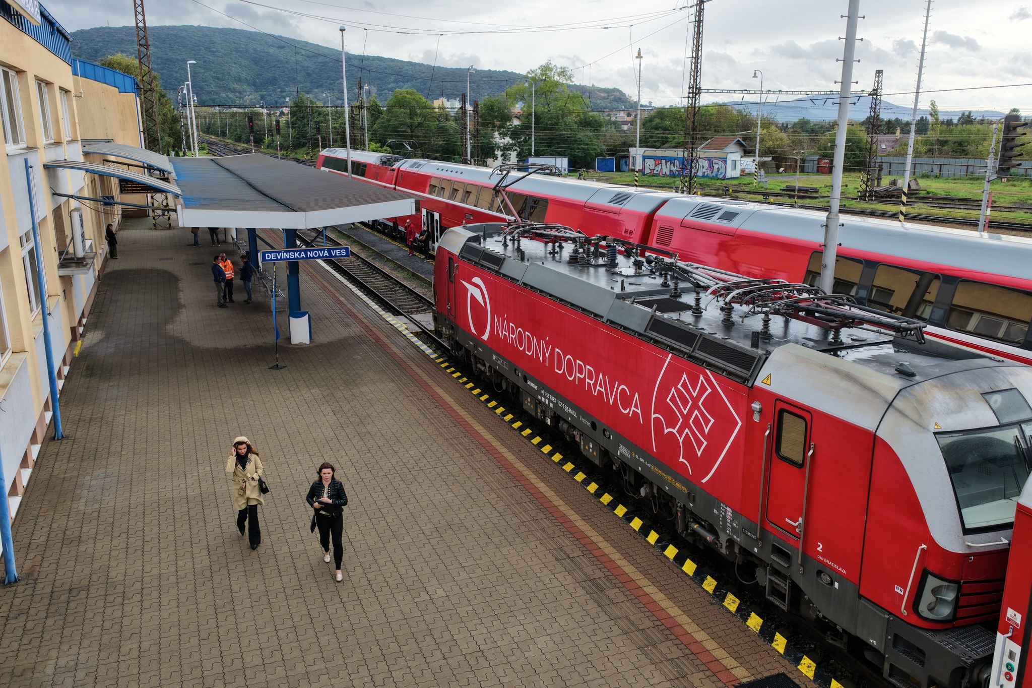 Skúšobná jazda na trati Devínska Nová Ves – Marchegg, po prvýkrát s elektrickým rušňom 