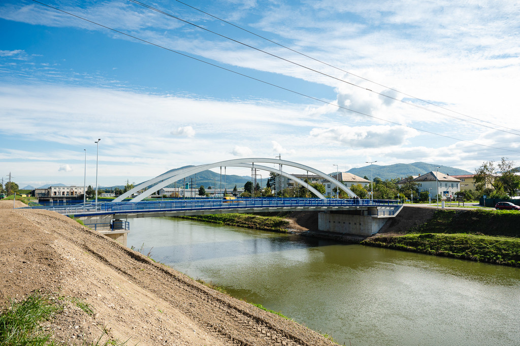 Most ponad Vážsky kanál v Ilave 