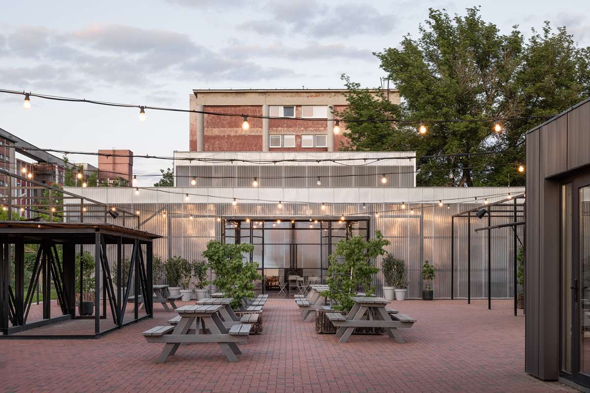 Osemdesiatka, Partizánske