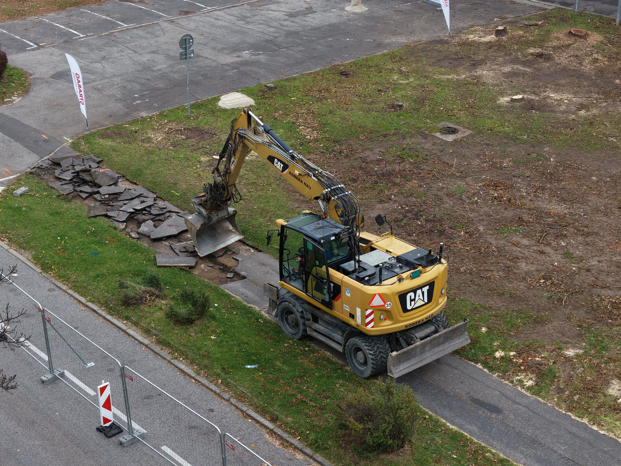 Novú trojpodlažnú budovu polikliniky, ktorá vznikne prístavbou k pôvodnej budove, postaví spoločnosť Strabag Pozemné staviteľstvo.