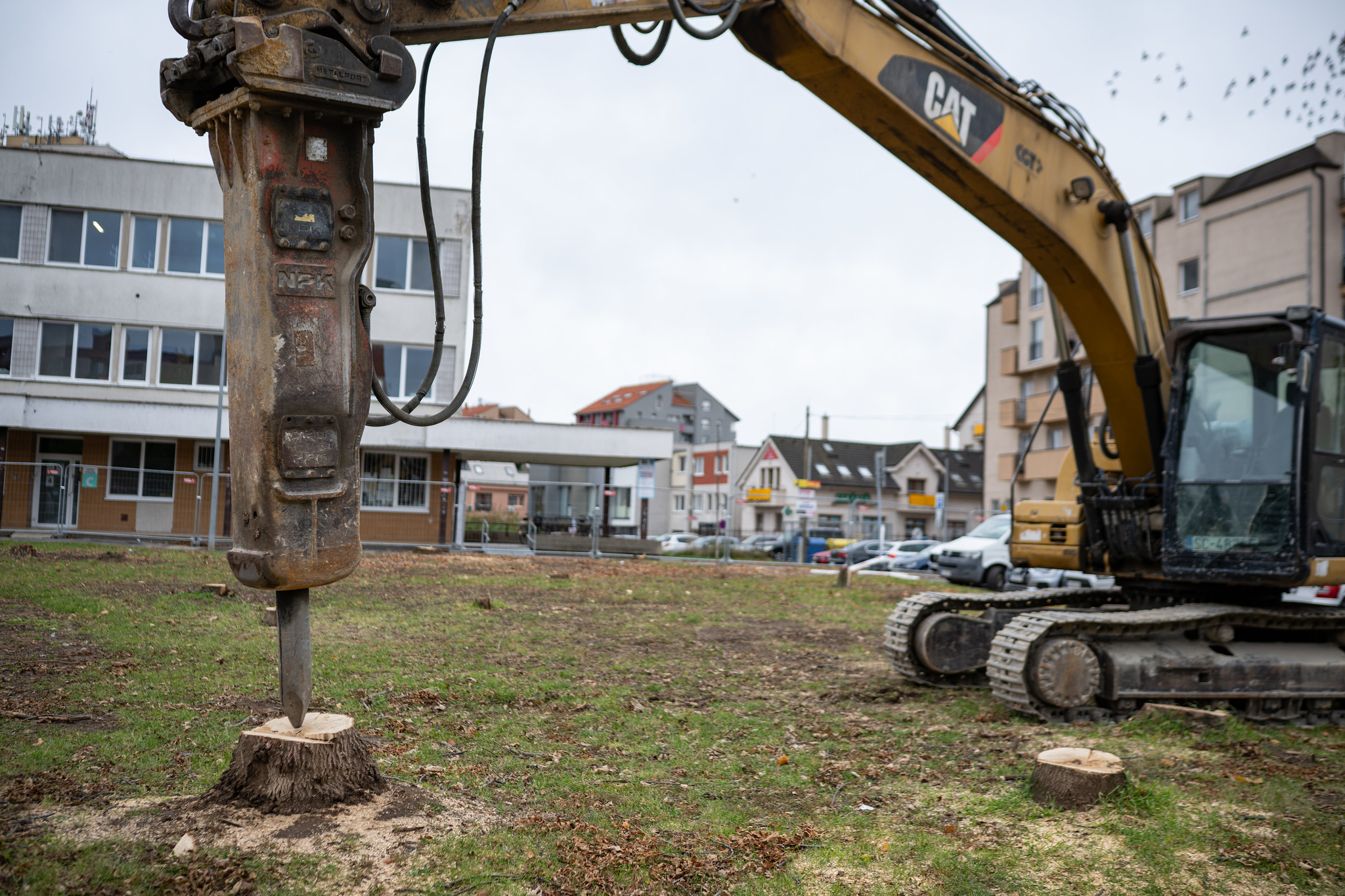 Novú trojpodlažnú budovu polikliniky, ktorá vznikne prístavbou k pôvodnej budove, postaví spoločnosť Strabag Pozemné staviteľstvo.