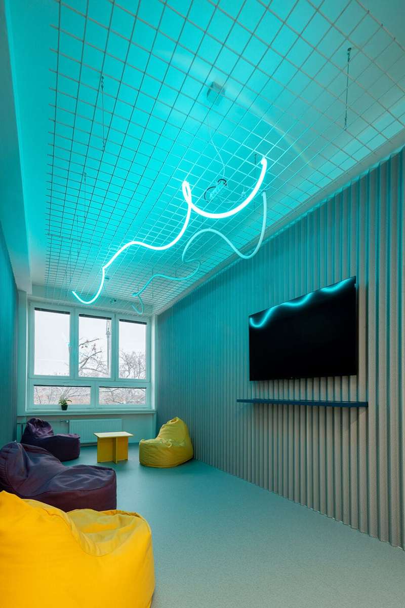 Interiér školy Skyro navrhlo architektonické štúdio Inflow.