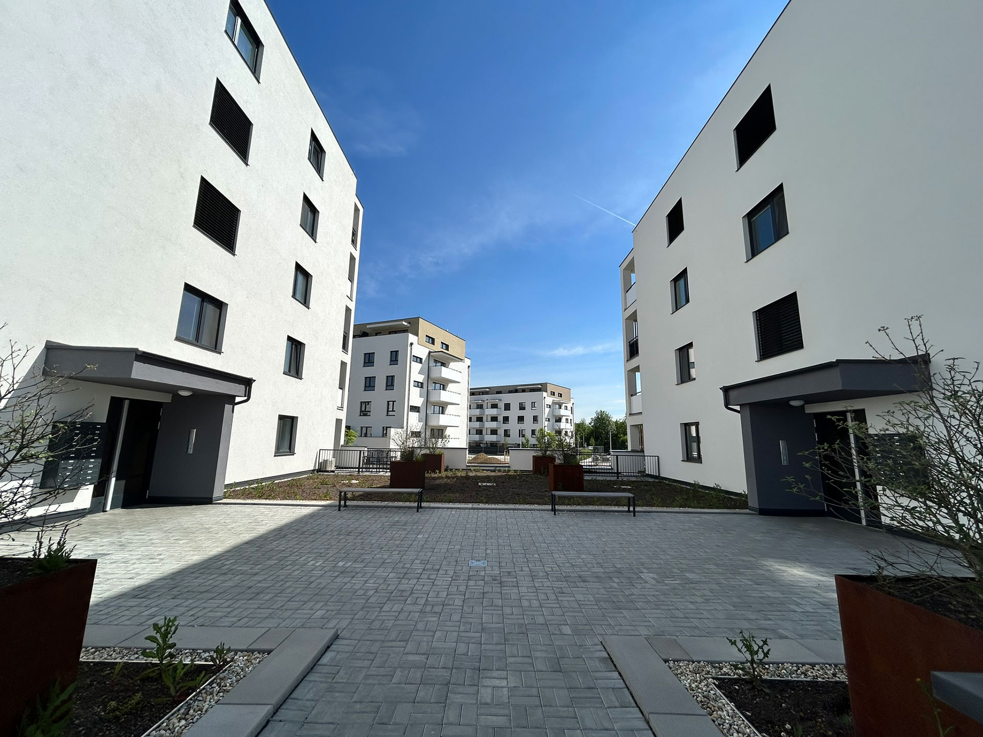 Dve Veže, bytový dom Y