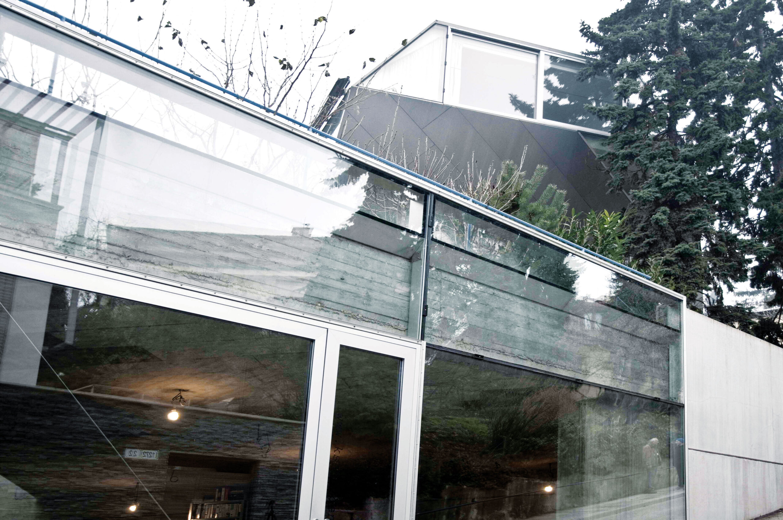 Vila Partizánska, Bratislava, autori: Ján Studený, David Kopecký, spolupráca: Maroš Bátora, Ján Miškov, Diana Šajdová, Pavel Mejtský, 