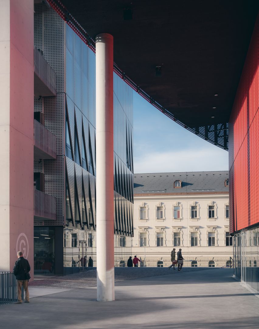 Horácka multifunkčná aréna v Jihlave, navrhnutá architektonickým štúdiom CHYBIK + KRISTOF. 