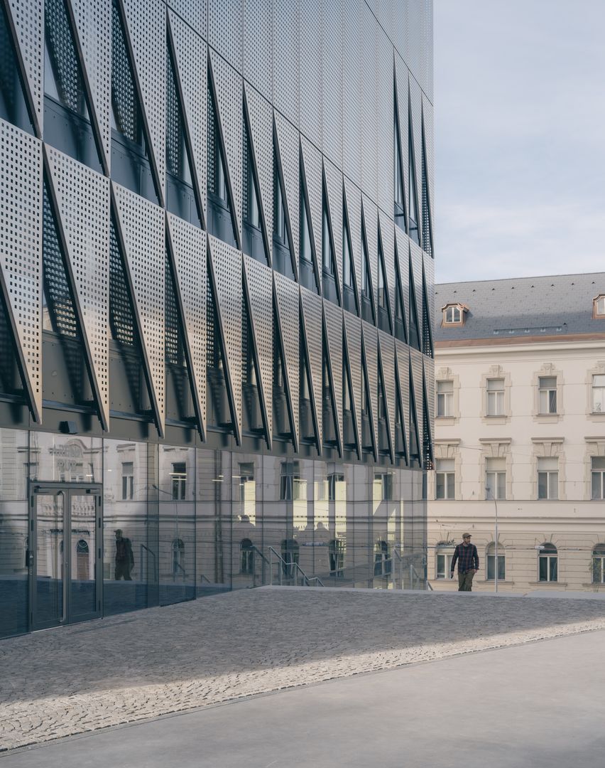 Horácka multifunkčná aréna v Jihlave, navrhnutá architektonickým štúdiom CHYBIK + KRISTOF. 