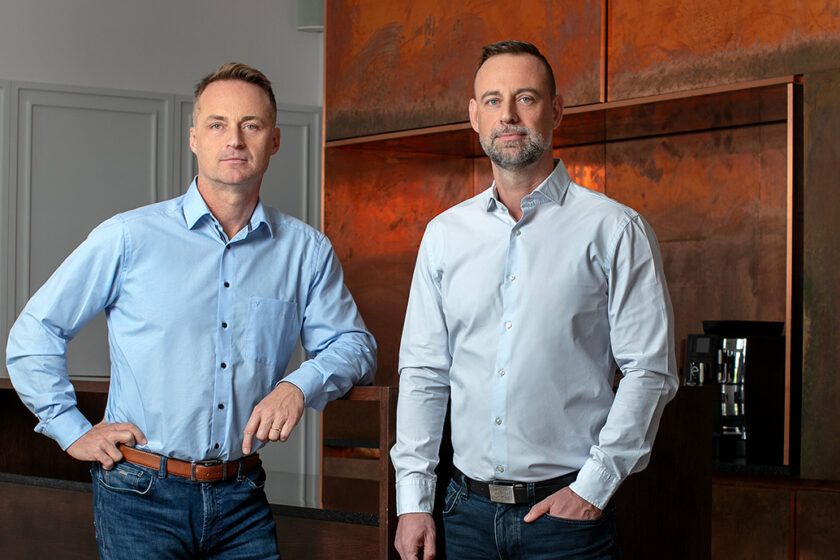 Konatelia VI GROUP, zľava Richard a Juraj Duškovci, sú vo firme od jej začiatku.