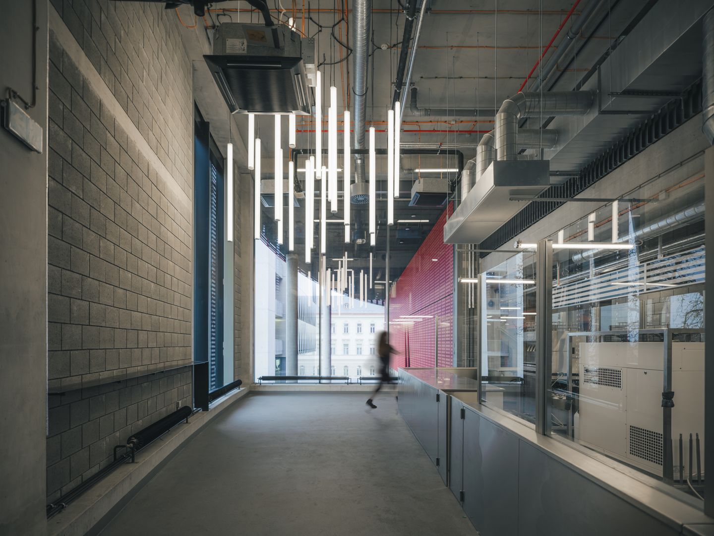 (34) CHYBIK + KRISTOF Horácka multifunkčná aréna v Jihlave, navrhnutá architektonickým štúdiom CHYBIK + KRISTOF. 