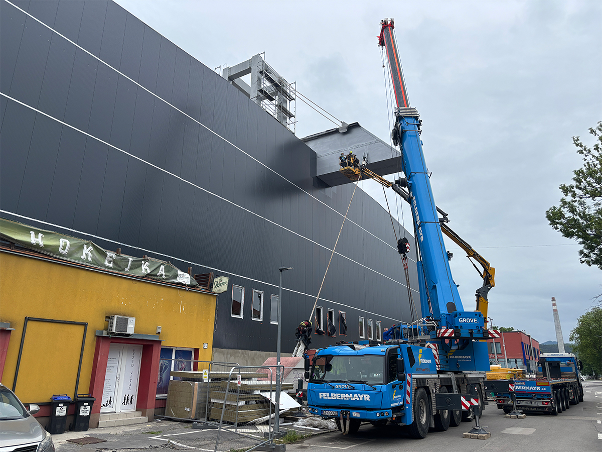 Demontáž strešných závesných lán