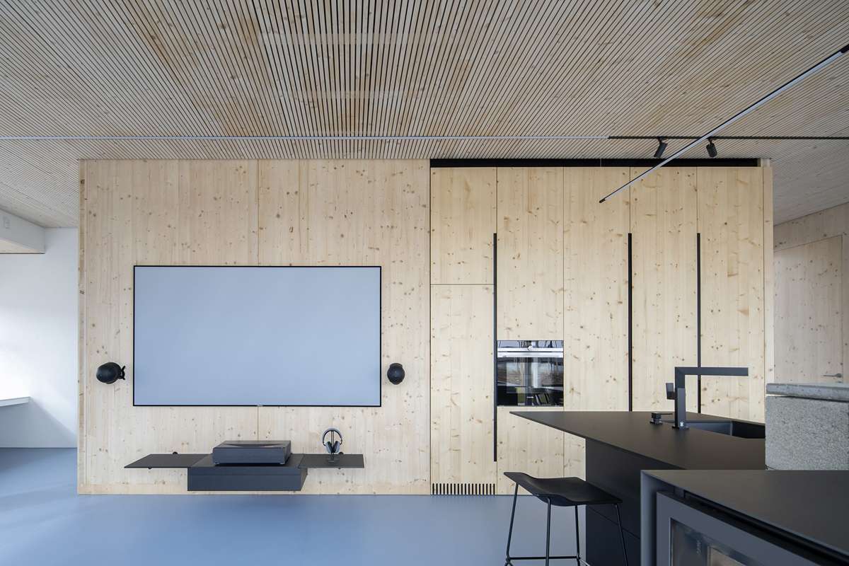 Denná časť je od ostatnej časti domu je výškovo odlíšená 