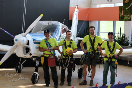 Tím odborníkov na výškové práce pripravený na technické zásahy