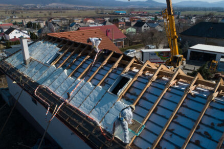 Rýchla aplikácia na strešnú konštrukciu s využitím profesionálnej techniky