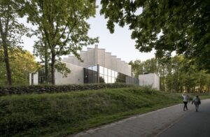 Kostol ako miesto pre všetkých. Tento ponúka pokojné miesta na rozjímanie, ale aj spojenie s prírodou