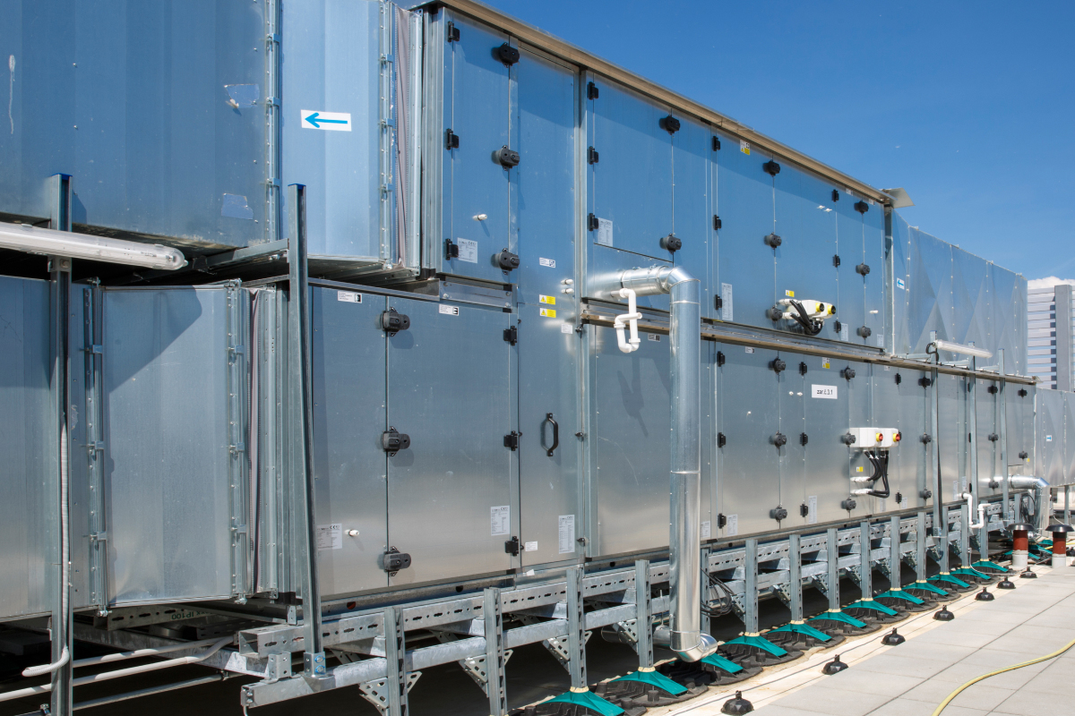 Strešné vzduchotechnické jednotky pre veľké objekty s komplexnou reguláciou