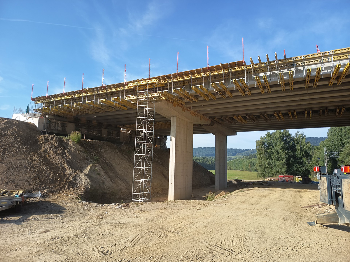 Most Raveň Most Raveň