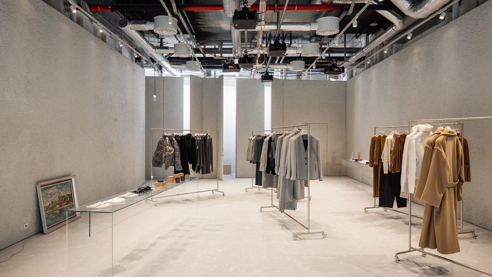 Vlajková loď značky NEHERA v bratislavskej Eurovei