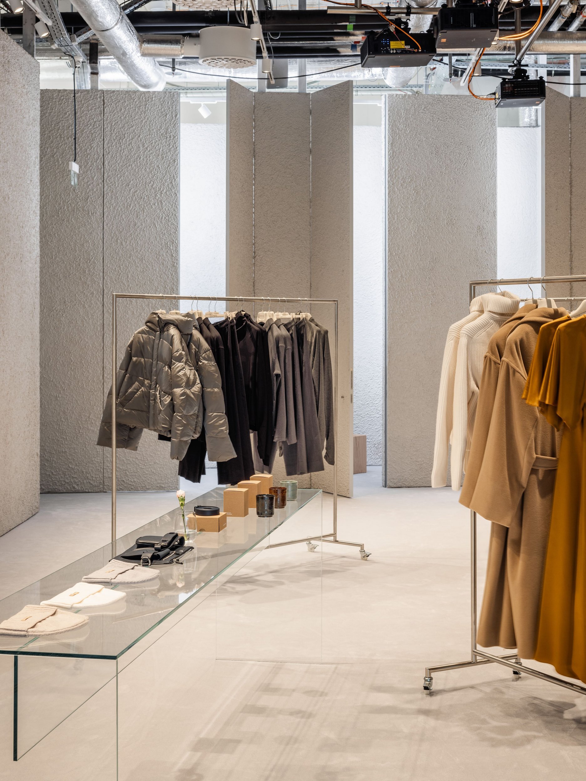 Vlajková loď značky NEHERA v bratislavskej Eurovei