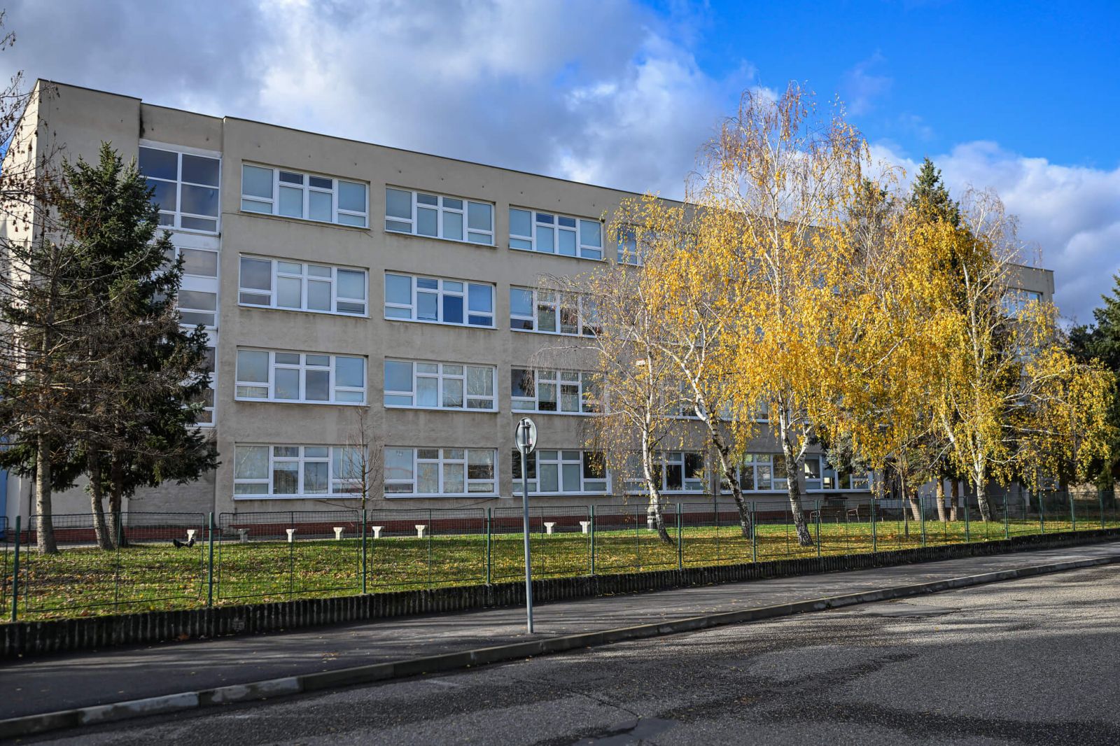 Škola vznikne v areáli na Komenského ulici, kde dnes sídli SOŠ podnikania a služieb.