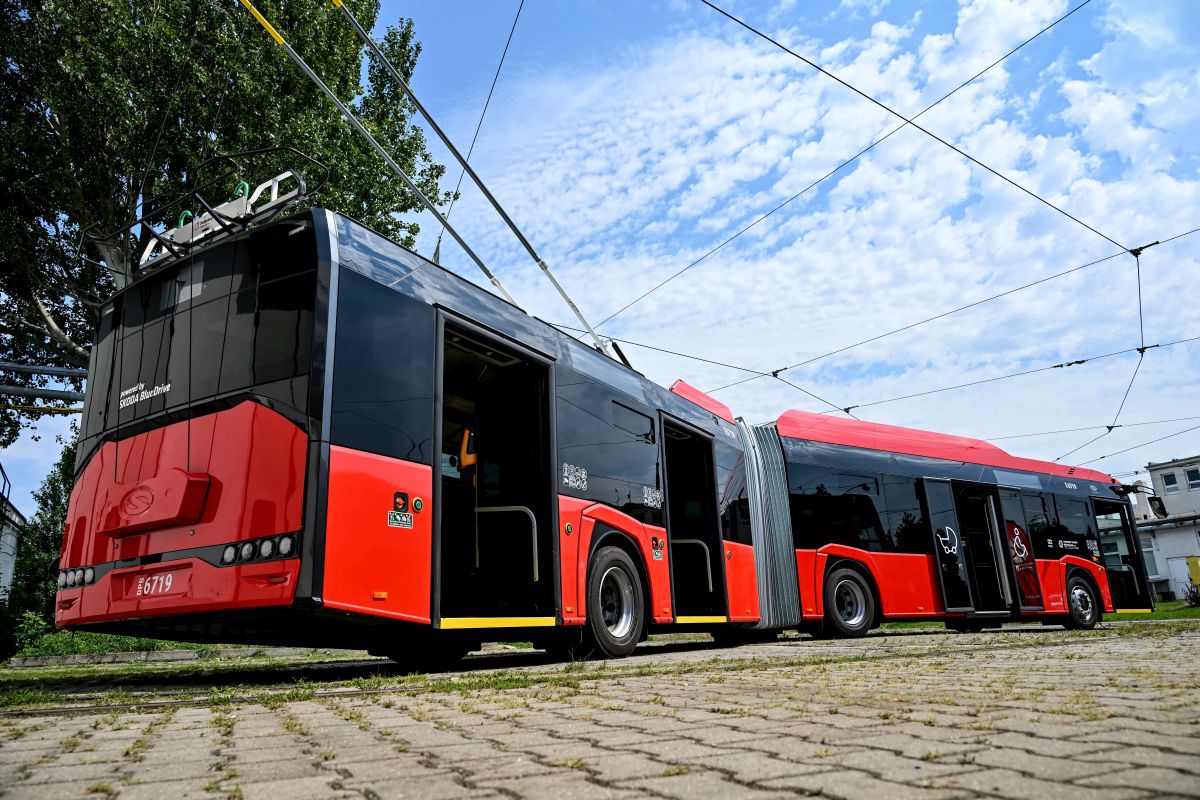 Výstavba novej trolejbusovej trate medzi Patrónkou a Riviérou je v plnom prúde.