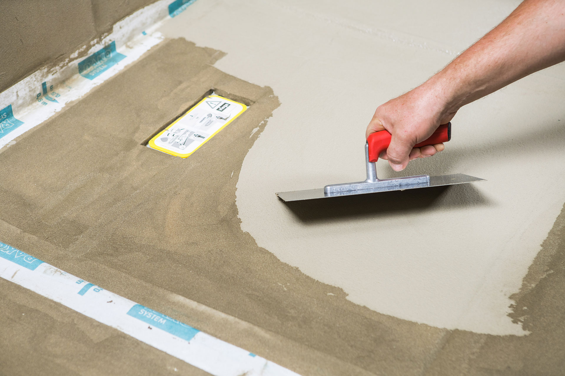 Aplikačný postup: Hydroizolácia sprchovacieho kúta Aplikačný postup: Hydroizolácia sprchovacieho kúta