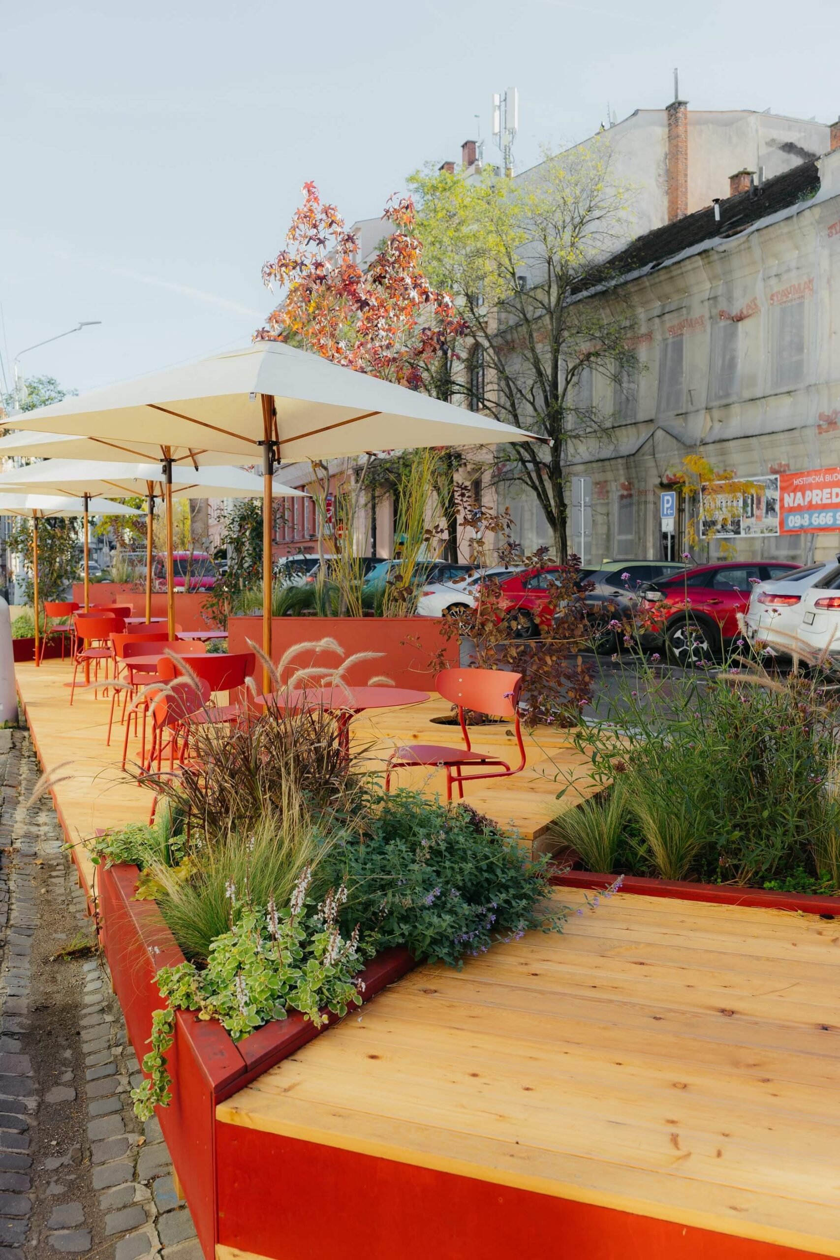 Parklet sa nachádza v historickom centre Trenčína.