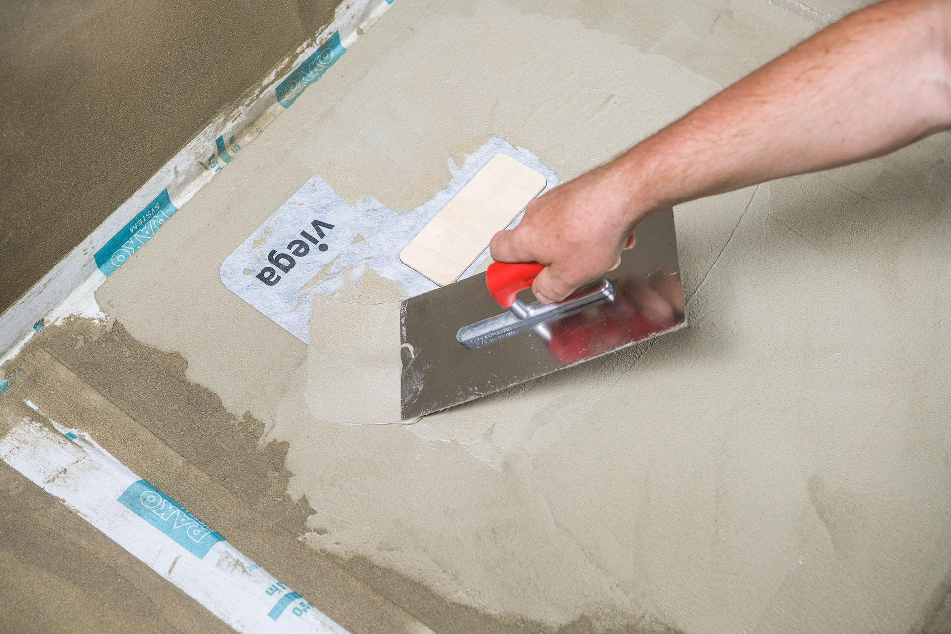 Aplikačný postup: Hydroizolácia sprchovacieho kúta Aplikačný postup: Hydroizolácia sprchovacieho kúta