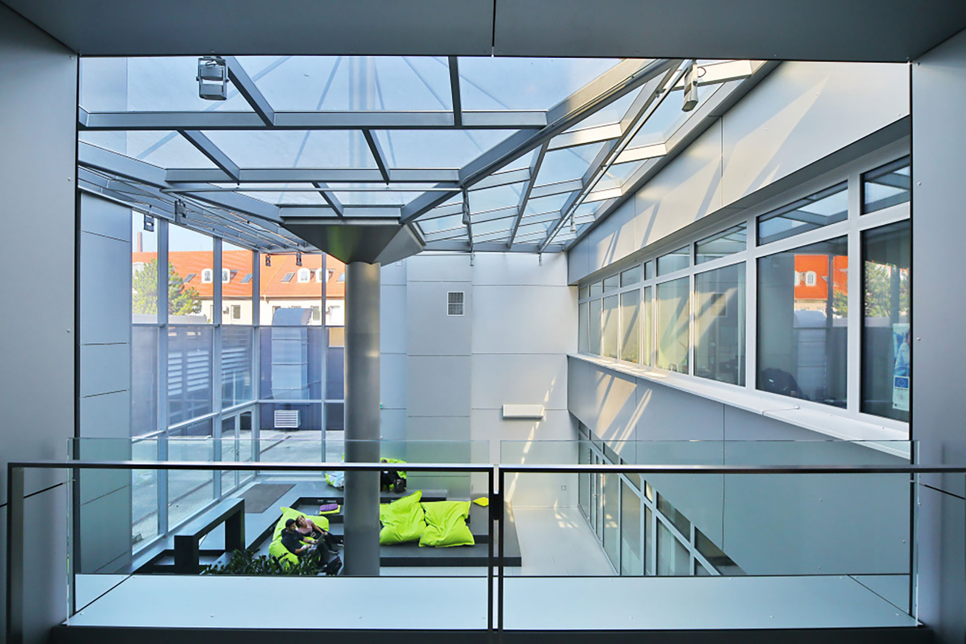 Rekonštrukcia priestorov Trnavskej univerzity v Trnave – Bratislava, Autori: Ing. arch. Katarína Viskupičová