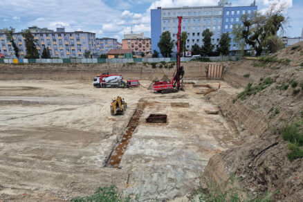 Využitie roztláčaných betónových pilierov (rigid inclusion) v českej a slovenskej praxi