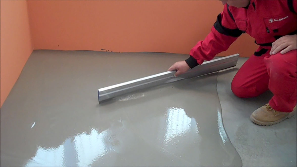 Hrubá stavba v detaile: Samonivelizačný poter Hrubá stavba v detaile: Samonivelizačný poter