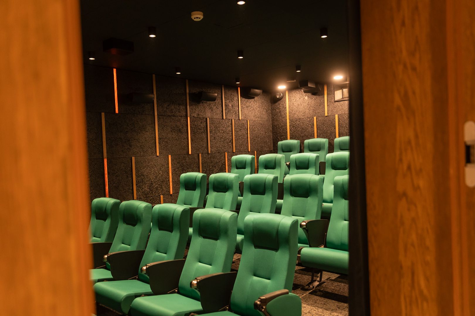 Koncept a názov nadväzuje na úspešný pražský Edison Filmhub.