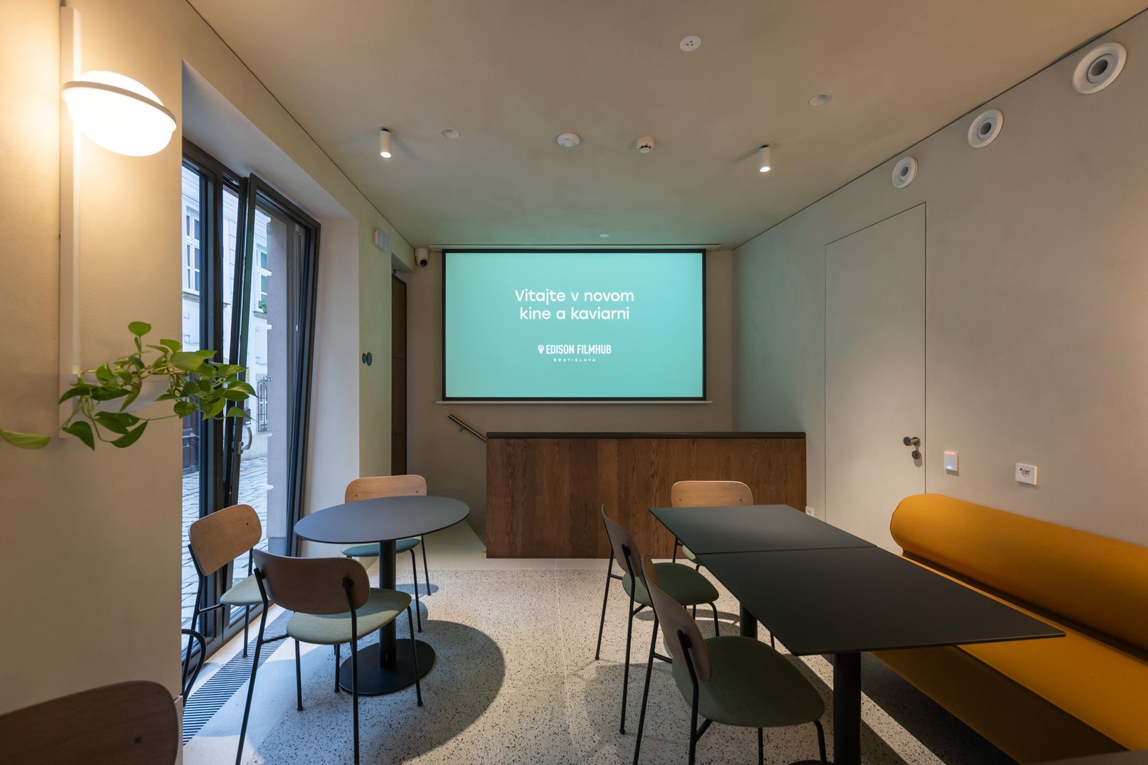 Koncept a názov nadväzuje na úspešný pražský Edison Filmhub.