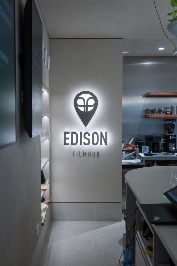 Koncept a názov nadväzuje na úspešný pražský Edison Filmhub.